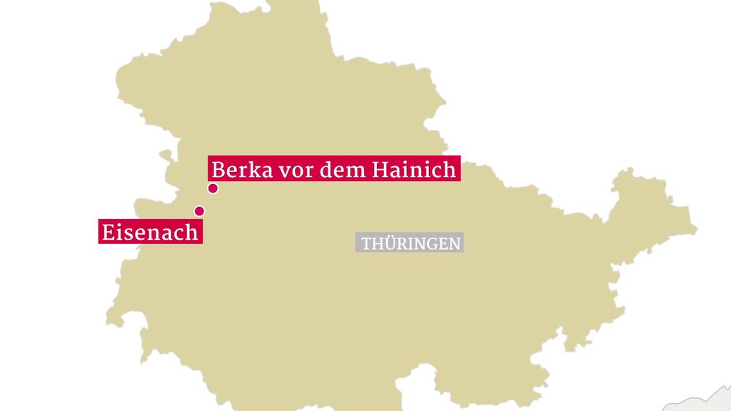 In Thüringen stürzte ein Schulbus einen Abhang hinunter.