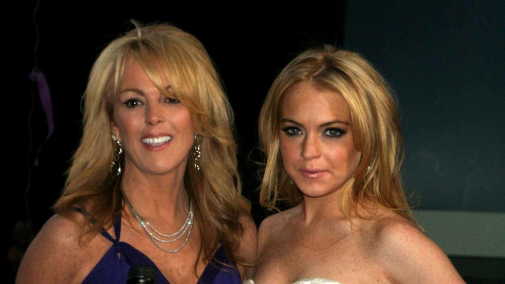 Dina Lohan mit ihrer Tochter Lindsay im Mai 2007 in New York.