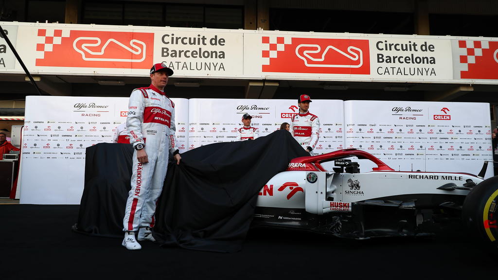 Team Alfa Romeo Sauber presented the new 2020 C39 car 07 Kimi Raikkonen, 99 Antonio Giovinazzi Alfa Romeo Racing. Formula 1 World Championship, WM, Weltmeisterschaft 2020, Winter testing days 1 2020 Barcelona, 19-21 February 2020. PUBLICATIONxINxGERx
