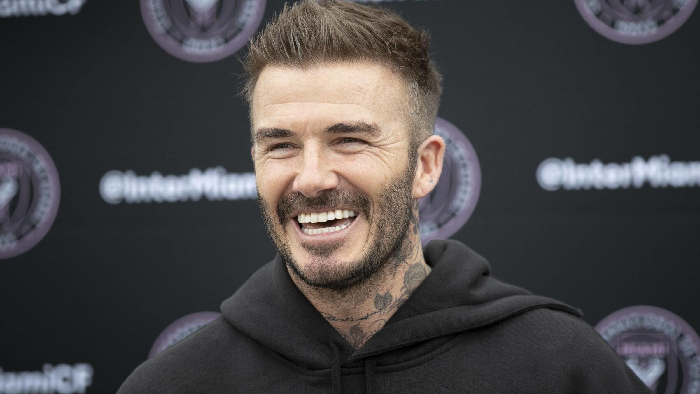 David Beckham Haare Ab Die Beinahe Glatze Ist Zuruck