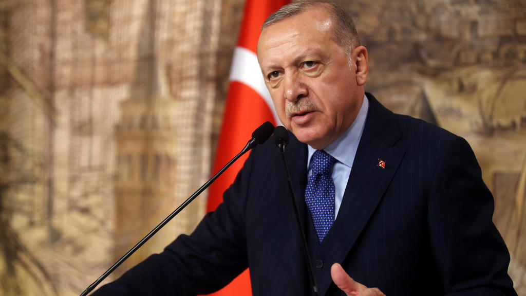 Turkish President Tayyip Erdogan speaks during a meeting in Istanbul, Turkey, February 29, 2020. Turkish Presidential Press Office/Handout via REUTERS ATTENTION EDITORS - THIS PICTURE WAS PROVIDED BY A THIRD PARTY. NO RESALES. NO ARCHIVE