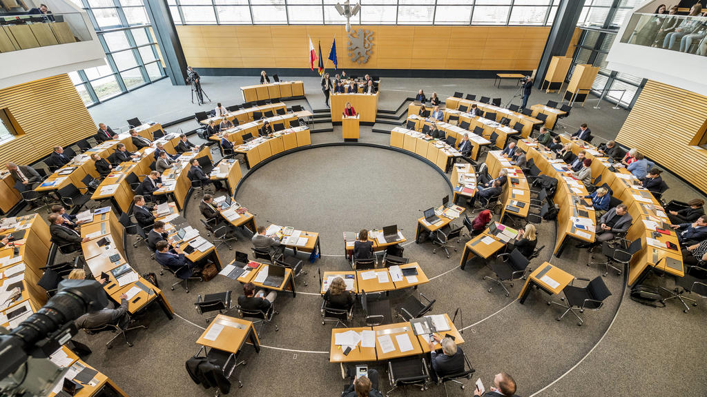 9. PLENARSITZUNG IM THÜRINGER LANDTAG 05/03/2020 - Erfurt: 9. Plenarsitzung im Thüringer Landtag am 5. März 2020. / *** 9 PLENARY SESSION IN THURINGER LANDTAG 05 03 2020 Erfurt 9 Plenary session in the Thuringian Parliament on 5 March 2020