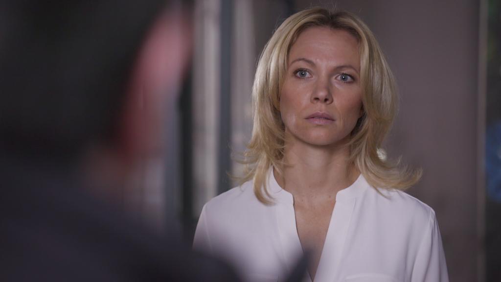 AWZ: Lena schaut Marian böse an