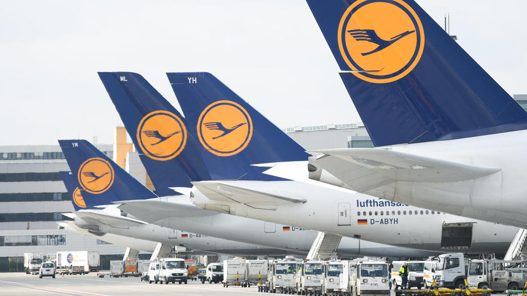 De nombreux avions Lufthansa restent au sol en raison de la crise corona