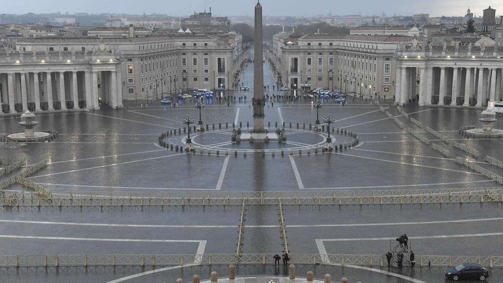 NO FRANCE - NO SWITZERLAND: March 27, 2020 : Pope Francis during Urbi and Orbi prayer Latin for To the City and To the World from an empty St. Peter s Square, at the Vatican, Friday EDITORIAL USE ONLY. NOT FOR SALE FOR MARKETING OR ADVERTISING CAMPA