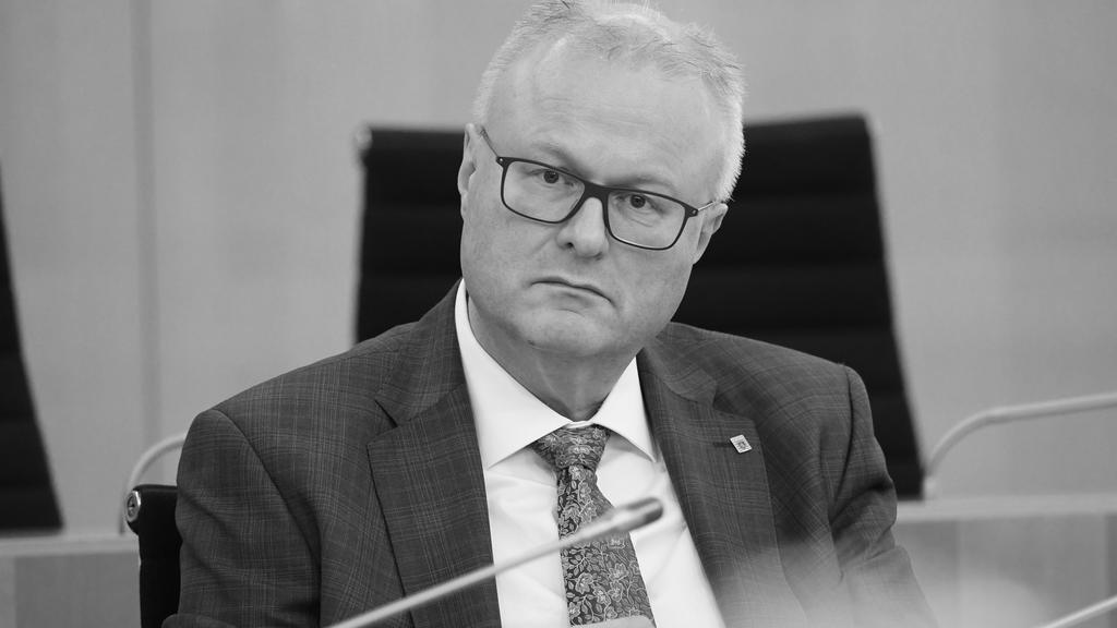 ?Der Ehemann von Berlins früherem Regierenden Bürgermeister Klaus Wowereit ist tot.