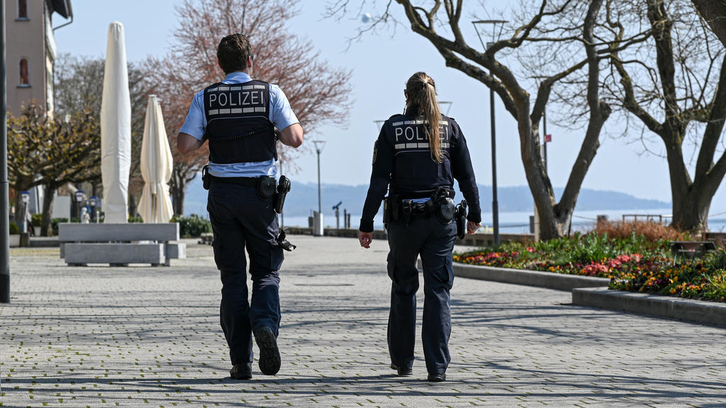 Polizei kontrolliert Uferpromenade am Bodensee