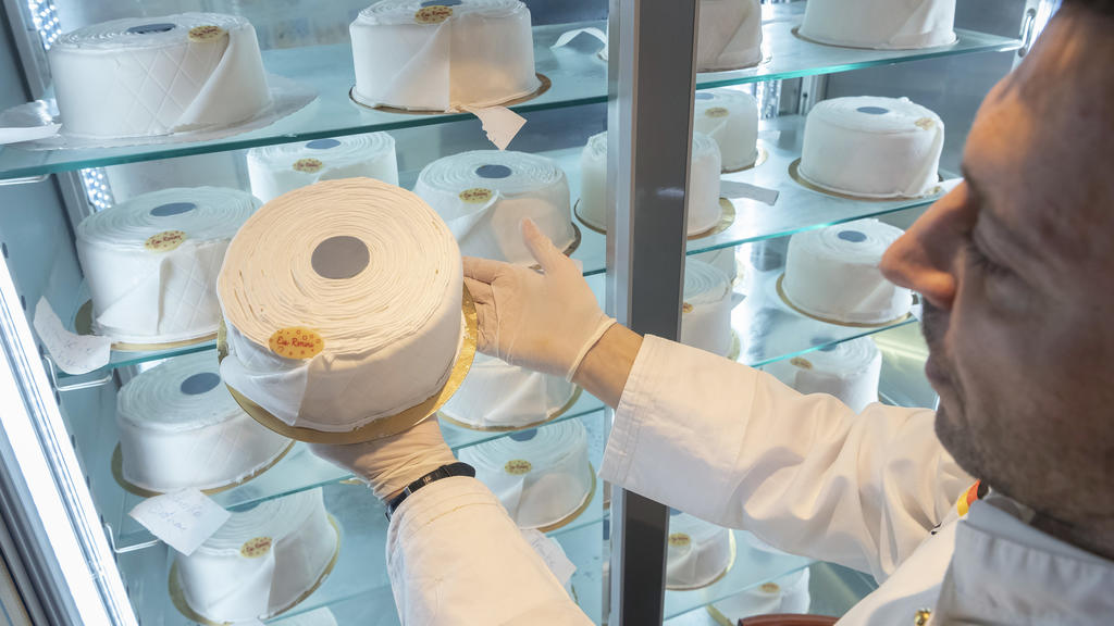Ein kleiner Scherz zu Coronavirus-Zeiten: Die Klopapier-Torte aus Rastatt