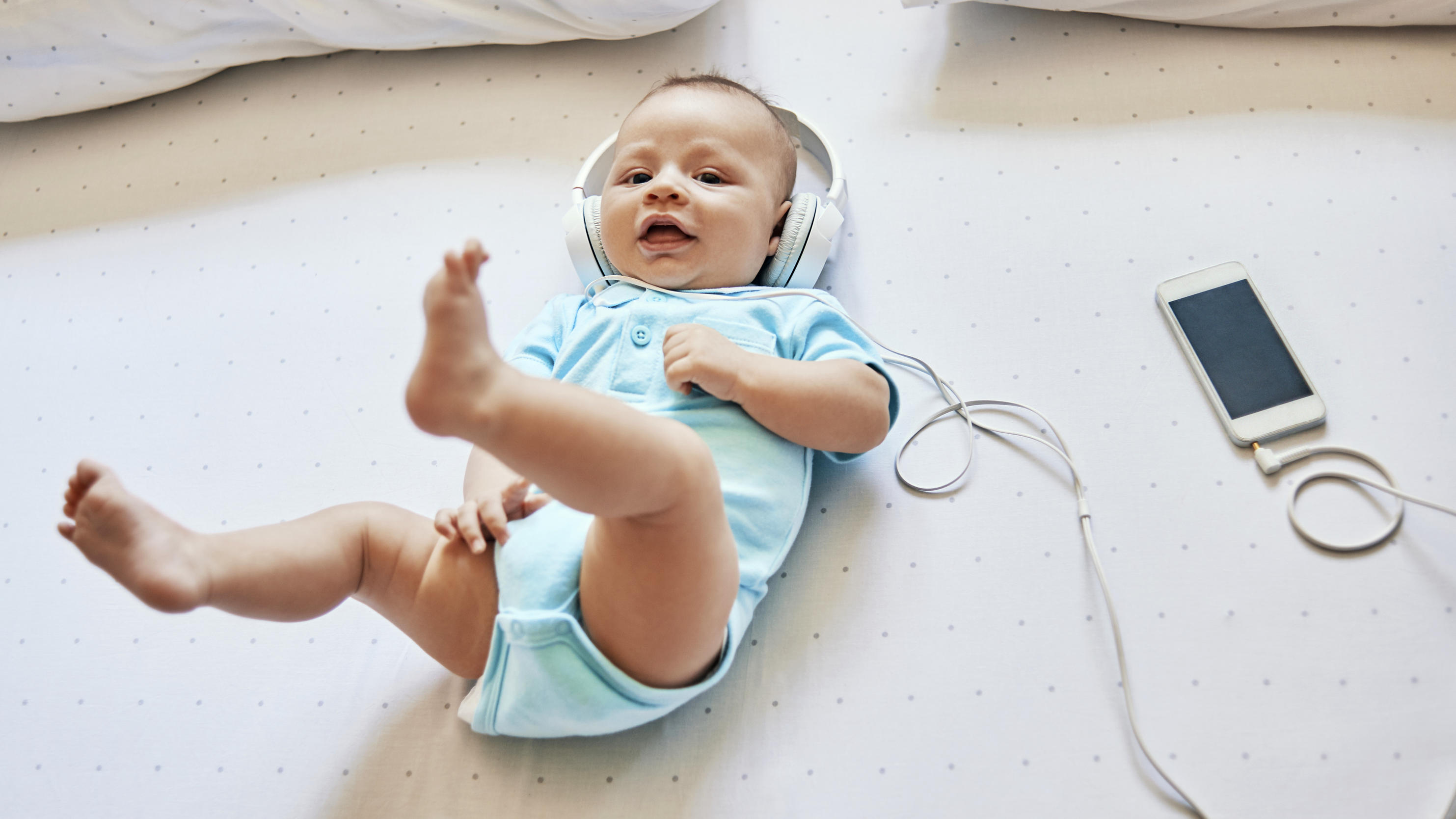 Musik Horen Mit Dem Baby Warum Kleinkinder Gern Lieder Horen