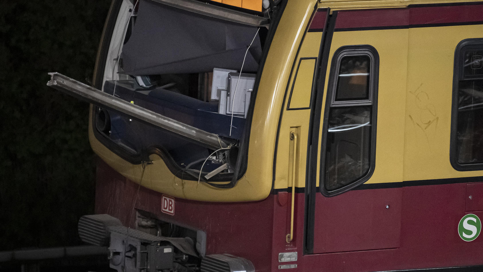 SBahnUnfall in Berlin Schiene bohrt sich in Fahrerkabine