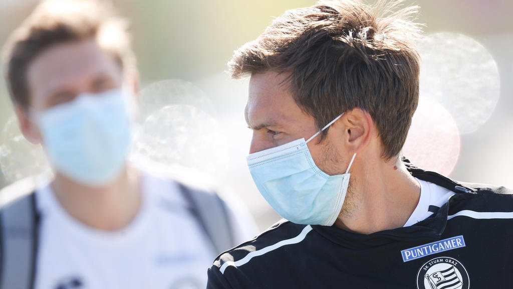Sport Bilder des Tages SOCCER - BL, Training SK Sturm Graz GRAZ,AUSTRIA,21.APR.20 - SOCCER - tipico Bundesliga, SK Sturm Graz, training after lightening the restrictions due to the SARS-CoV-2 crisis, corona crisis. Image shows Thomas Schrammel Sturm