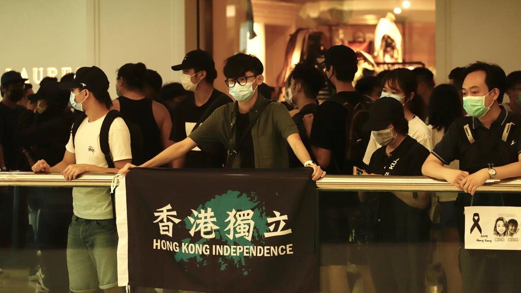 May 10, 2020, Hong Kong, CHINA: Protesters displaying HONG KONG INDEPENDENCE banner inside popular shopping arcade for Chinese Mainlanders in the urban centre.May-10,2020 Hong Kong.ZUMA/ Hong Kong CHINA - ZUMAl137 20200510zapl137006 Copyright: xLiau