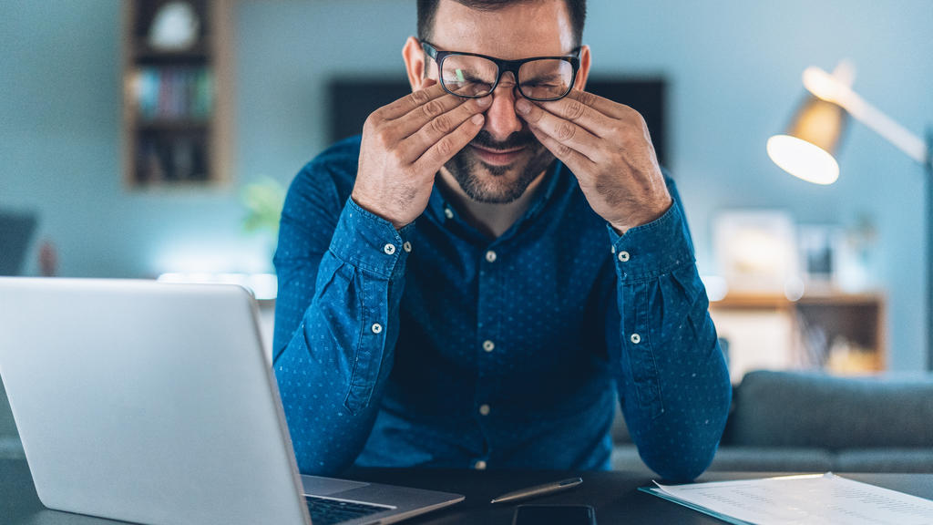 Im Homeoffice neigen viele dazu, länger zu arbeiten als am Arbeitsplatz