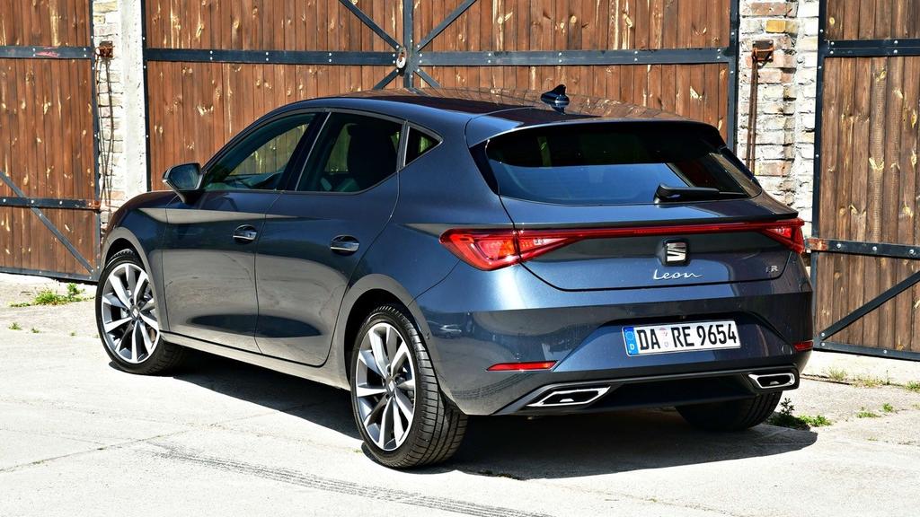 Der Seat Leon von hinten