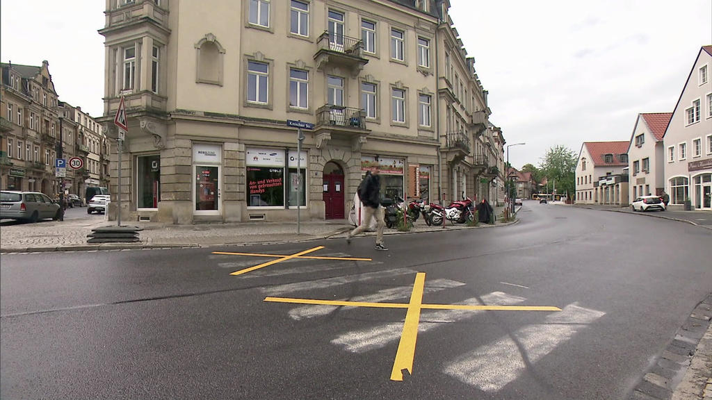 Falscher Zebrastreiien in Dresden-Strehlen