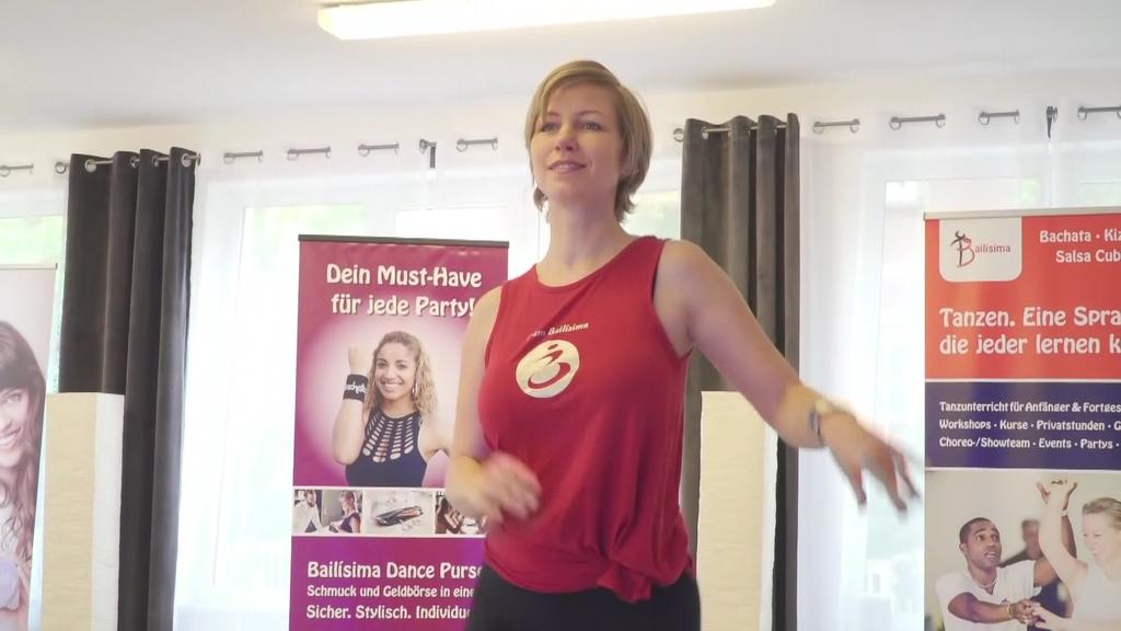 Bianka Findeisen tanzt in ihrem eigenen Studio.