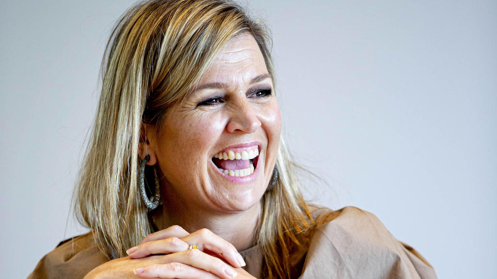 Königin Máxima strahlt ihren Fashion Fauxpas einfach weg