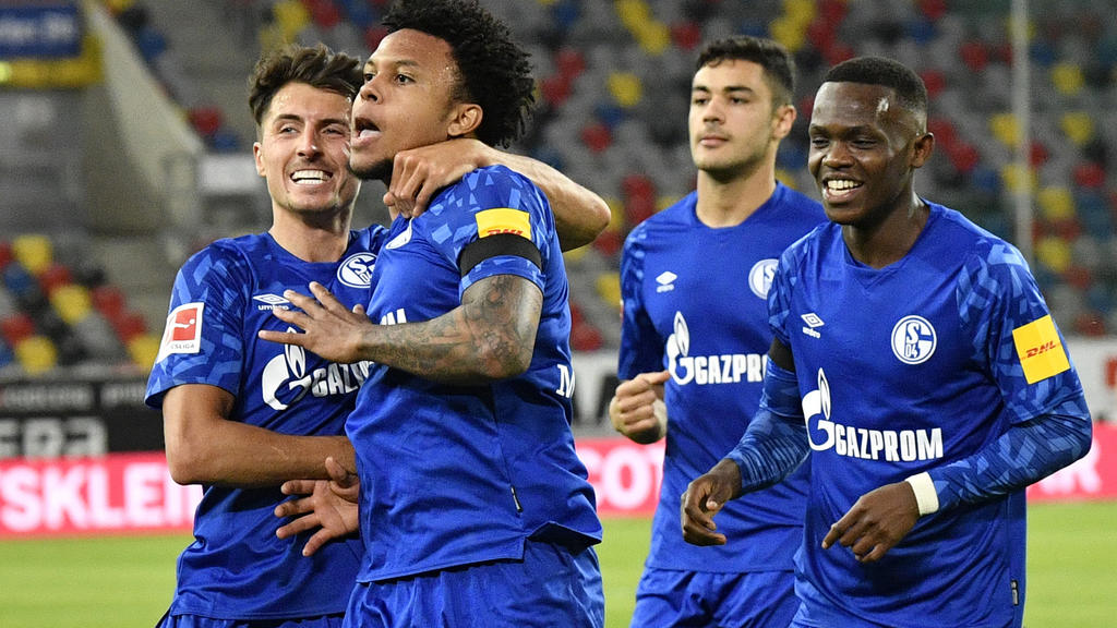 DUESSELDORF, GERMANY - MAY 27: Weston McKennie celebrates with Rabbi Matondo after scoring his team's first goal during the Bundesliga match between Fortuna Duesseldorf and FC Schalke 04 at Merkur Spiel-Arena on May 27, 2020 in Duesseldorf, Germany.