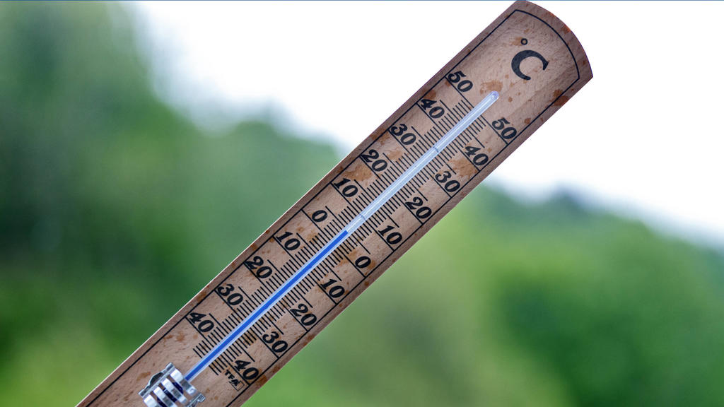 News Bilder des Tages 11.05.2020, Eisheilige: Temperatursturz in Deutschland Pünktlich mit den Eisheiligen ist ein Temperatursturz von 20 Grad Celsius in Deutschland angekommen. Hier in der Rhön hatte es am Sonntag noch ca. 22 Grad Celsius, am heutig