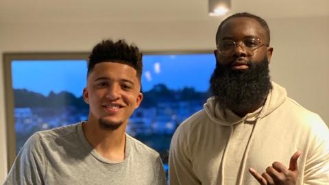 BVB-Spieler mit Friseur Sancho