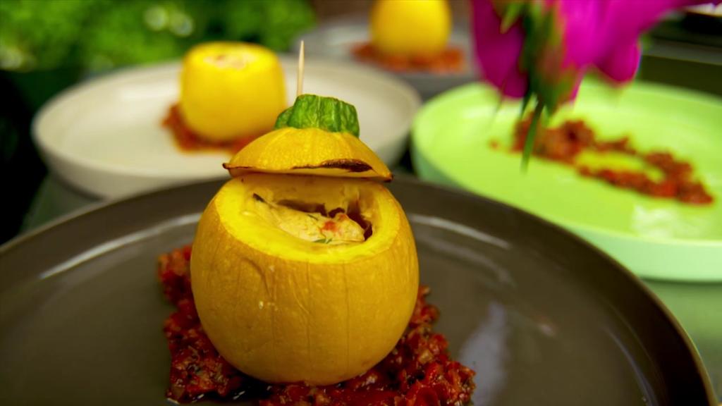 Die Vorspeise: Vegetarisch gefüllte Kugel-Zucchini