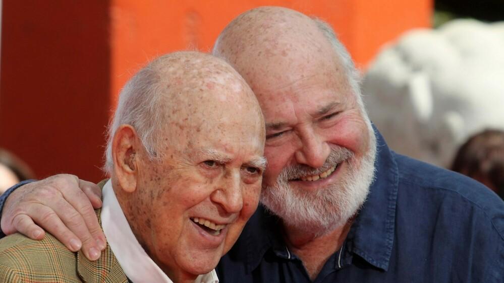 Carl Reiner (l.) und sein Sohn Rob Reiner im Jahr 2017.