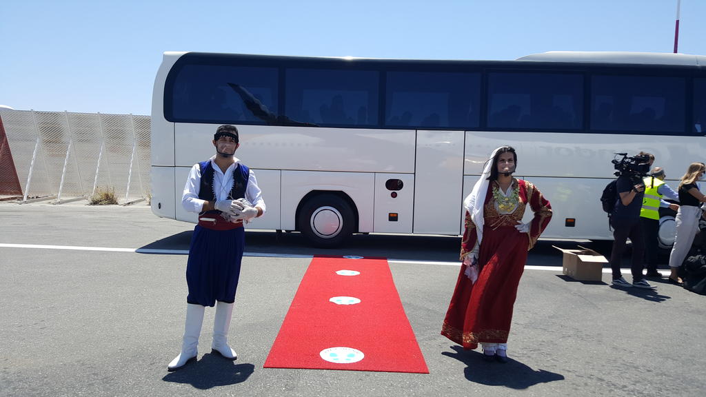 Roter Teppich bei Ankunft deutscher Urlauber auf Kreta