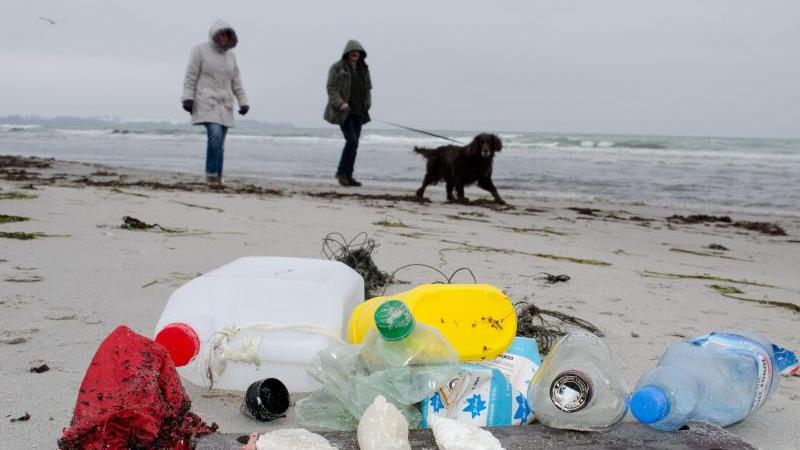 Plastikmüll am Meer