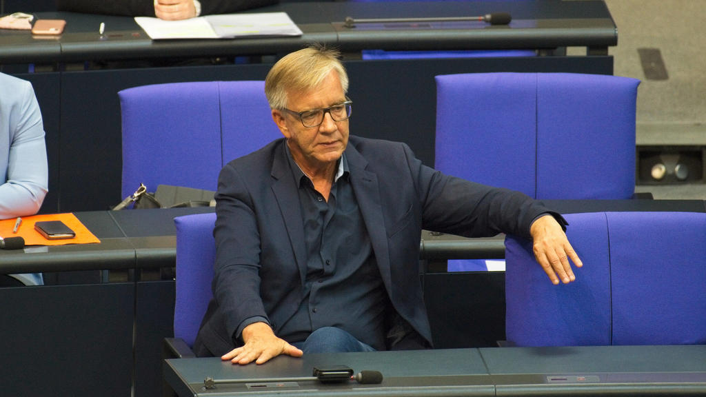 Berlin GER, Berlin, 01.07.20, Fragestunde, dt. Bundestag Dietmar Bartsch - Linke, Befragung der Bundesregierung im Deutschen Bundestag, 01.07.2020, *** Berlin GER, Berlin, 01 07 20, Question Time, dt Bundestag Dietmar Bartsch Linke, Survey of the Fe