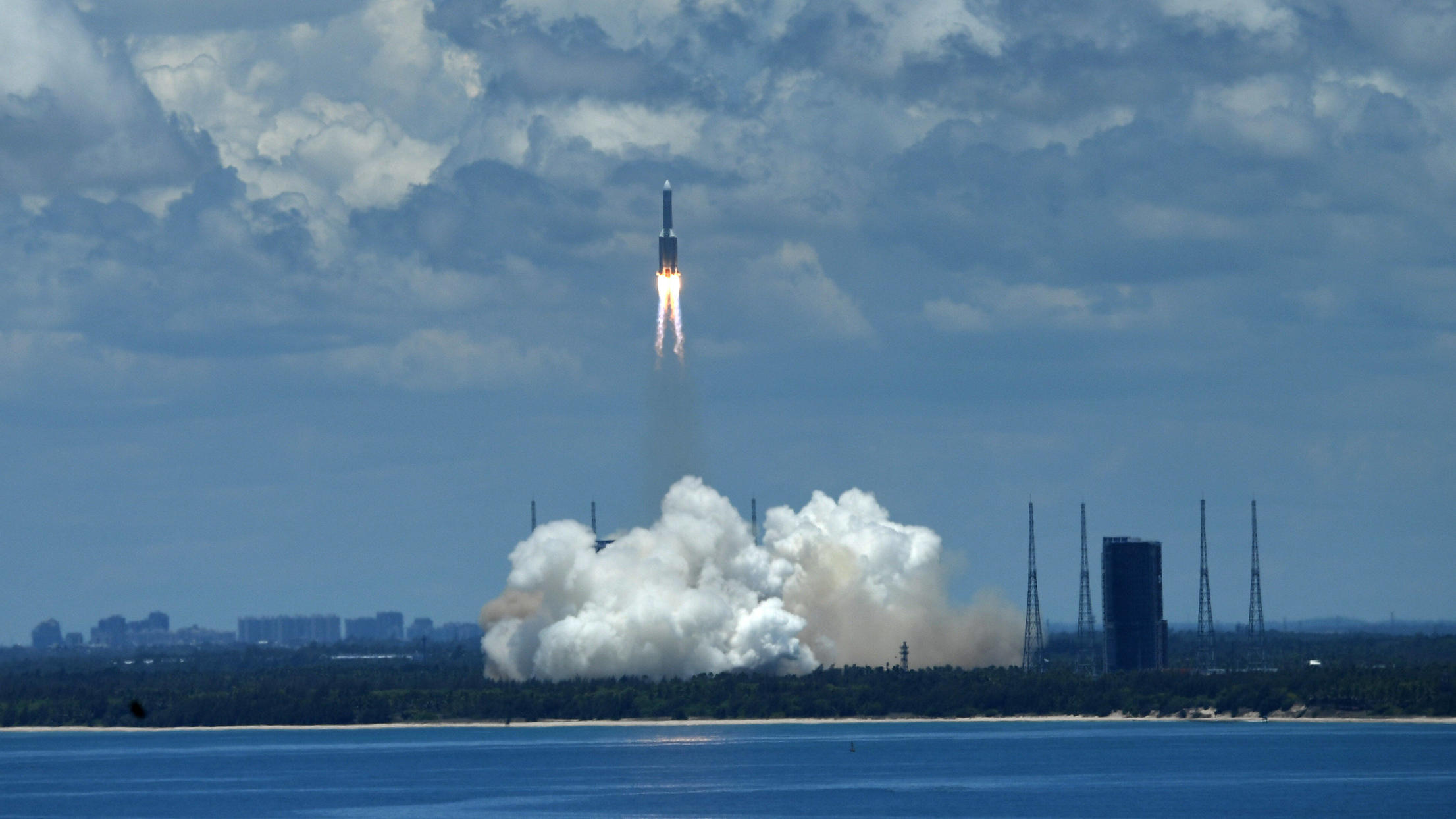 China Startet Rakete Fur Erste Landung Auf Dem Mars