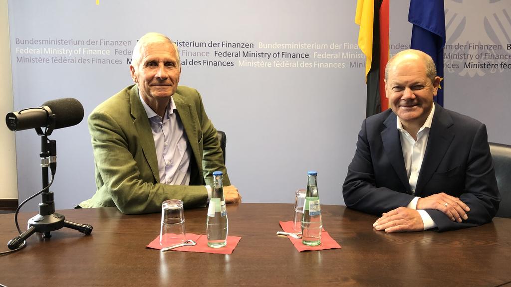 In der zweiten Podcast-Folge der Reihe „Wickert trifft.“ spricht Ulrich Wickert mit Bundesfinanzminister Olaf Scholz.