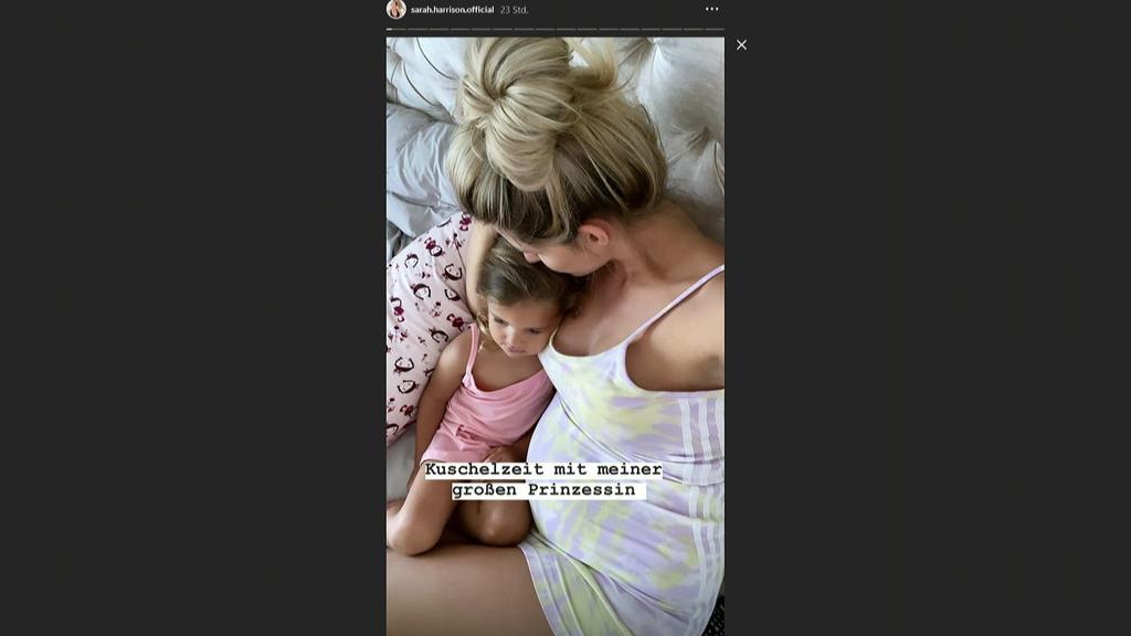 Sarah Harrison ist stolz auf ihren After-Baby-Body.