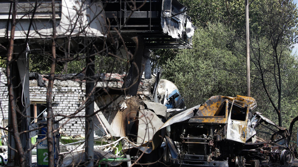 VOLGOGRAD, RUSSIA - AUGUST 10, 2020: A view of a fire-hit filling station in the Traktorozavodsky district, where a gas tank explosion occurred. Dmitry Rogulin/TASS PUBLICATIONxINxGERxAUTxONLY TS0E2D35