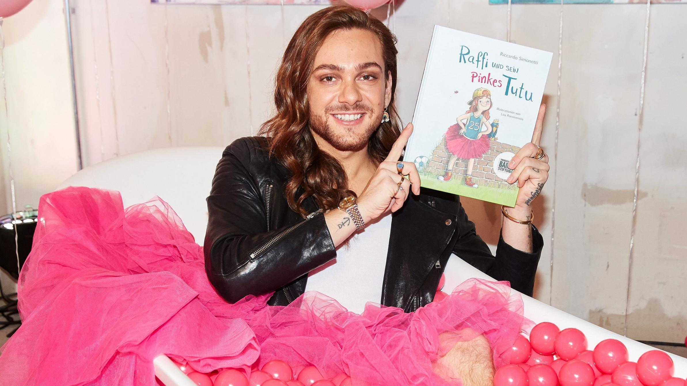 Promis Als Kinderbuch Autoren Gender Genervte Otter Ein Junge Im Tutu Und Unbeliebte Spinnen