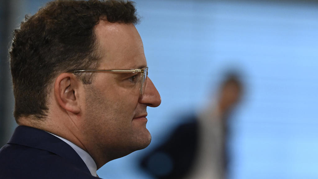 12.08.2020, Berlin: Jens Spahn (CDU), Bundesminister für Gesundheit, kommt zur Sitzung des Bundeskabinetts. Foto: Tobias Schwarz/AFP-POOL/dpa +++ dpa-Bildfunk +++