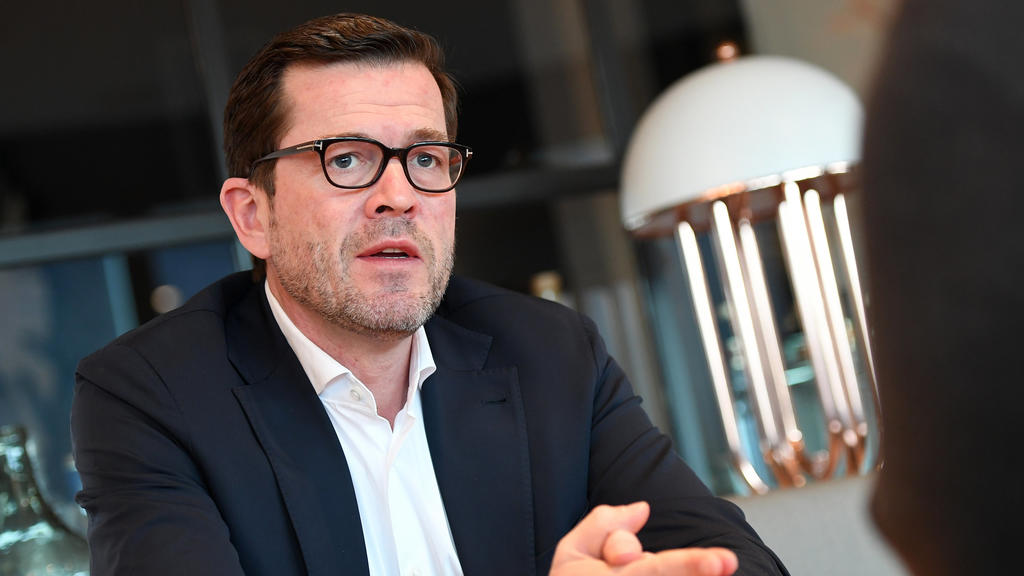 ARCHIV - 17.01.2020, Bayern, Tegernsee: Der frühere Bundesminister Karl-Theodor zu Guttenberg (CSU) spricht während des Ludwig-Erhard-Gipfels in einem Interview. (zu dpa "Guttenberg warb bei Kanzlerin für US-Firma Augustus Intelligence" am 14.07.2020