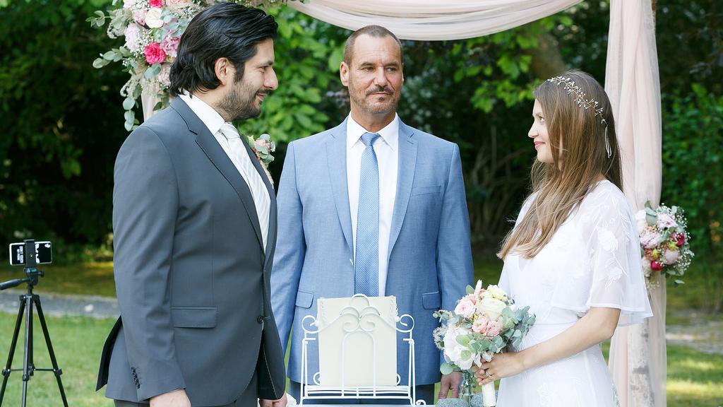 Bei AWZ: Maximilian (l) und Nathalie (r) wollen ihre Liebe krönen.