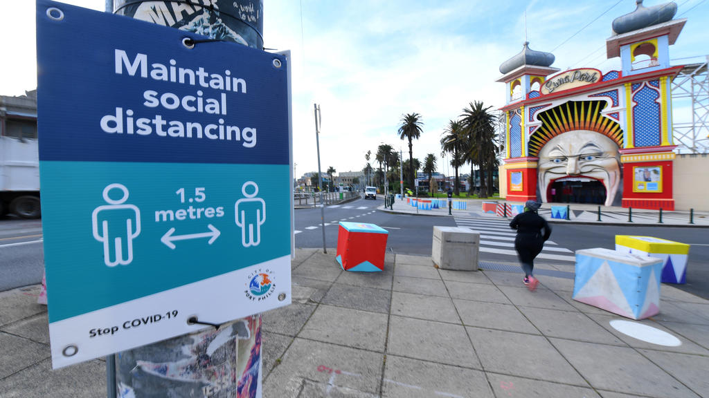Warnhinweis vor dem geschlossenen Luna Park in Melbourne.