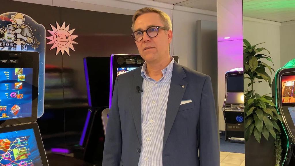Mario Hoffmeister, Sprecher der Gauselmann AG, bedauert den unfassbaren Vorfall vor dem Merkur-Casino in Trier