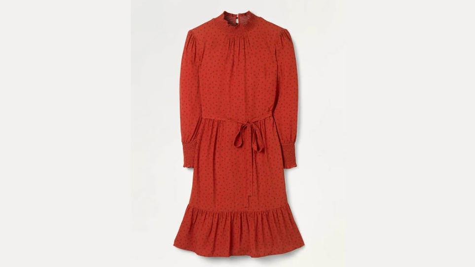 Rotes Kleid von Boden.