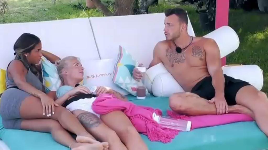 Nathalia und Luca streiten sich. Der Grund: Der Muskelprotz ist ihr einfach nicht eifersüchtig genug.