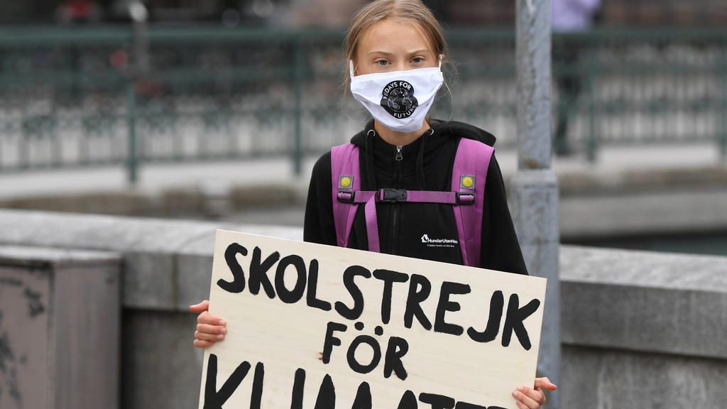 Swedish climate activist Greta Thunberg holds a poster reading School strike for Climate as she protests in front of the Swedish Parliament Riksdagen, in Stockholm, Sweden on Friday 04 Sep., 2020. STOCKHOLM SVERIGE x10080x *** Swedish climate activis