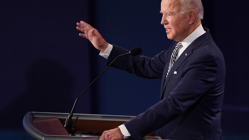 Democratic presidential nominee Joe Biden speaks during the first of three scheduled 90 minute presidential debates with President Donald Trump, Cleveland, Ohio, on Tuesday, September 29, 2020. PUBLICATIONxNOTxINxUSA Copyright: xKevinxDietschx/xPool