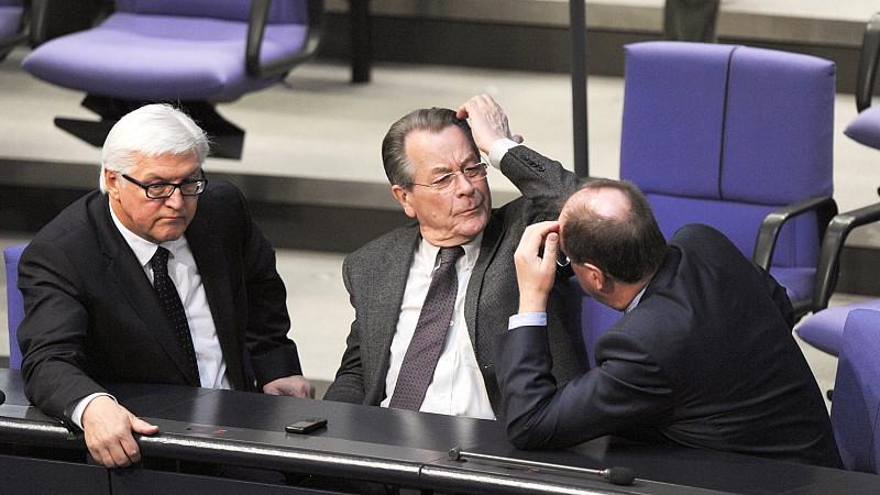 Parlamentsdebatte: Fiskalpakt in der Klemme