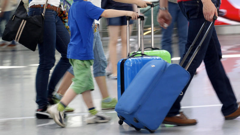 Raus aus dem Urlaub: Was darf der Arbeitgeber?