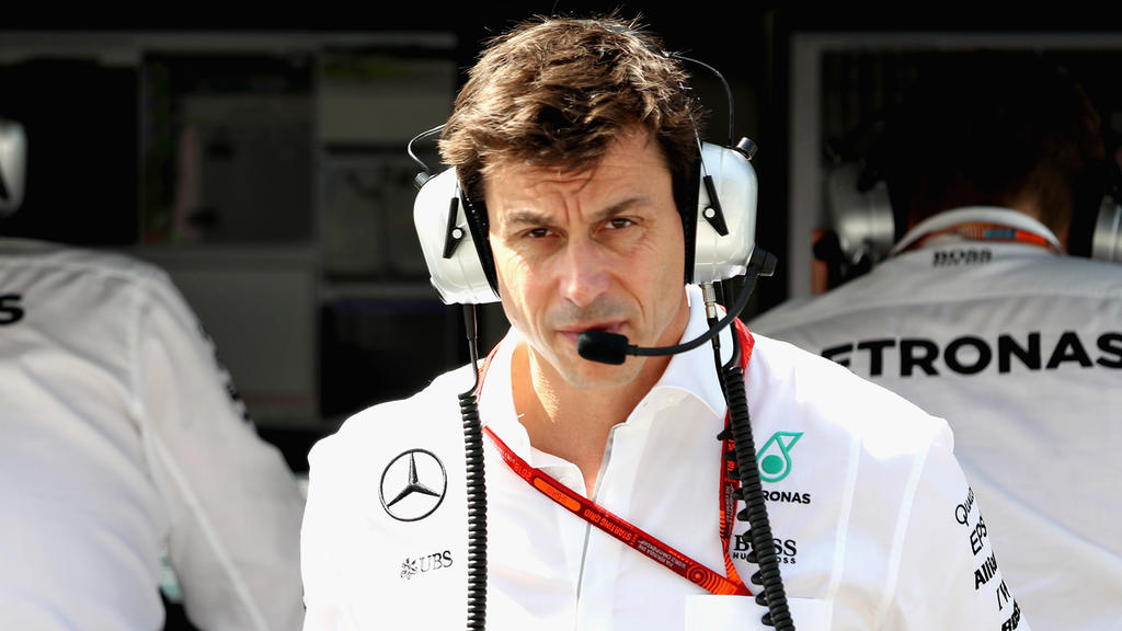 KUALA LUMPUR, MALAYSIA - SEPTEMBER 30: Mercedes GP Executive Director Toto Wolff in the Pitlane during practice for the Malaysia Formula One Grand Prix at Sepang Circuit on September 30, 2016 in Kuala Lumpur, Malaysia. (Photo by Mark Thompson/Getty