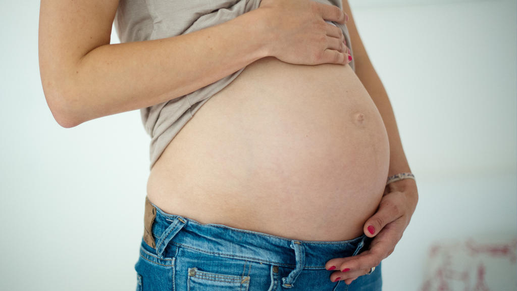 Frau mit Babybauch