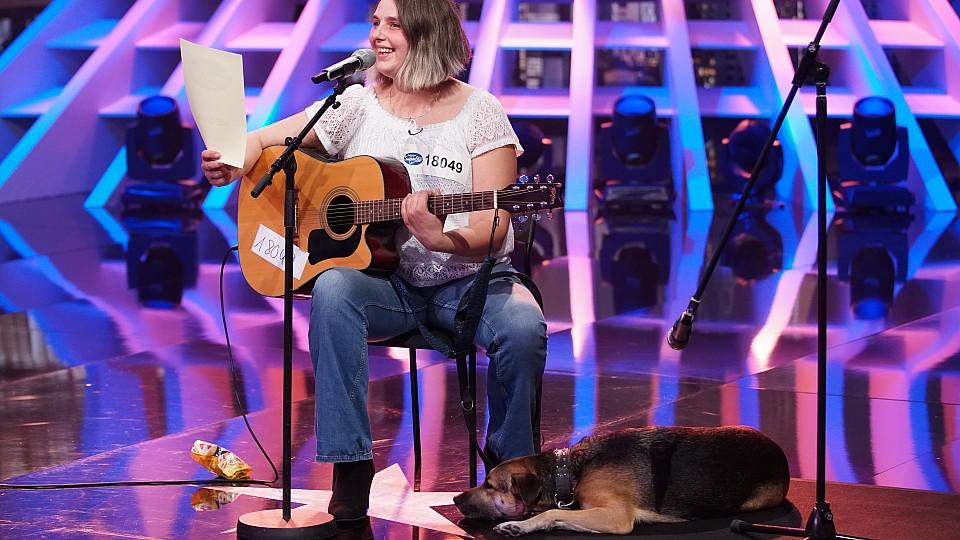Das gab es noch nie bei "DSDS". Nicht Frauchen Nicolette Firchal aus Köln ist im Recall sondern ihr Hund "Arames".