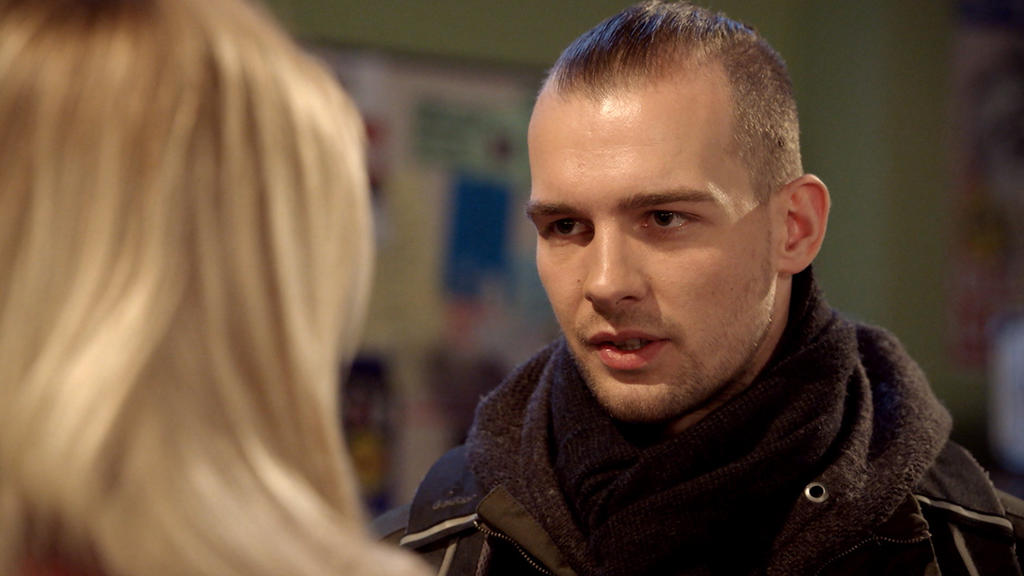 Chris warnt Sunny vor ihrem Verlobtem Felix.