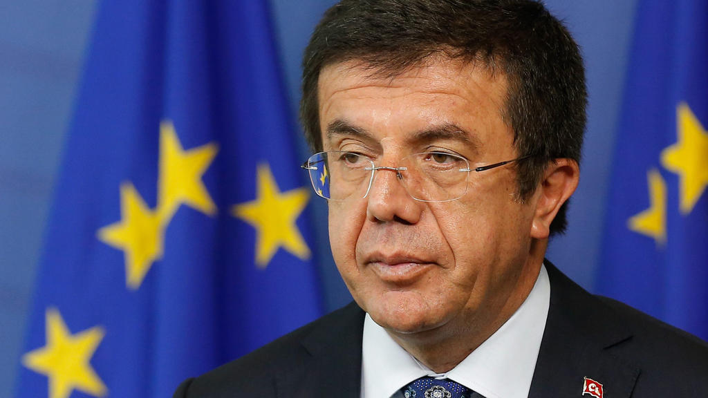 ARCHIV - Der türkische Wirtschaftsministers Nihat Zeybekci in Brüssel (Foto vom 12.05.2015). Der Auftritt des türkischen Wirtschaftsministers Nihat Zeybekci in Köln soll nach Angaben aus der Regierungspartei AKP trotz der Absage für das Bezirksrathau
